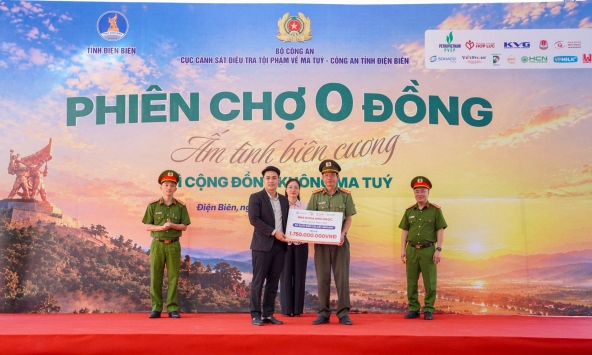 “Phiên chợ 0 đồng - Ấm tình biên cương” hỗ trợ về y tế, sinh kế và an sinh xã hội