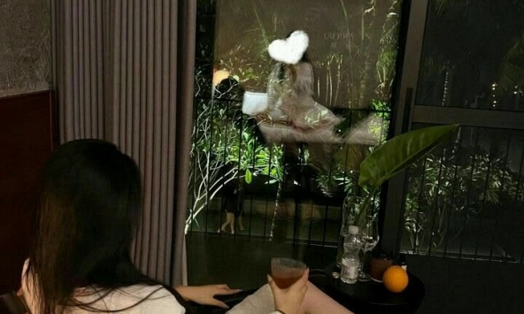 Về nhà lúc 10 giờ đêm, tôi bàng hoàng với thứ vợ đặt trên bàn cùng 200 triệu