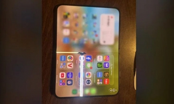 Chủ iPhone Duo tố bị từ chối bảo hành dù máy hỏng màn hình chỉ sau 3 giờ
