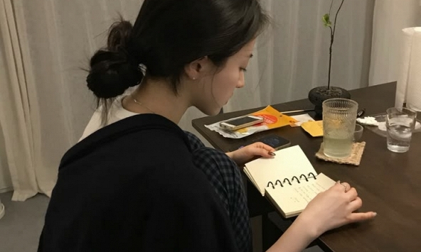 Chồng mất 2 năm nhưng tôi vẫn nhận được quà của anh đúng sinh nhật, sự thật làm tôi khó xử