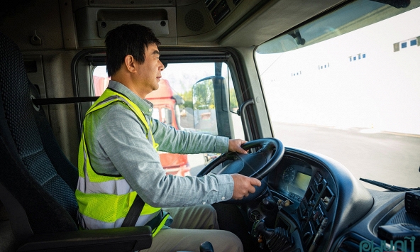 Nghề lái xe có những loại nào? Thực tế công việc và xu hướng tuyển dụng