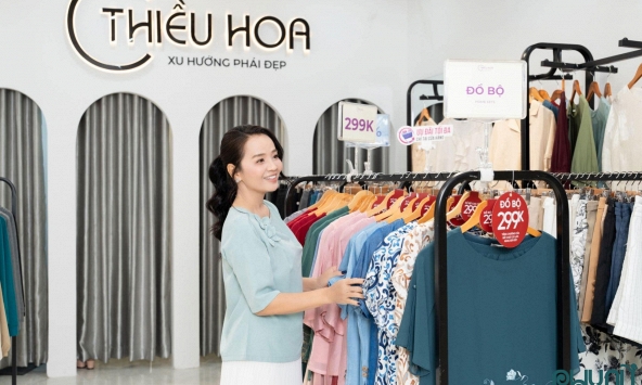 Phụ nữ tuổi trung niên: Đừng để sự xuề xòa đánh cắp khí chất! Học diễn viên Hoài An bí quyết tỏa sáng với siêu phẩm mặc nhà 299K