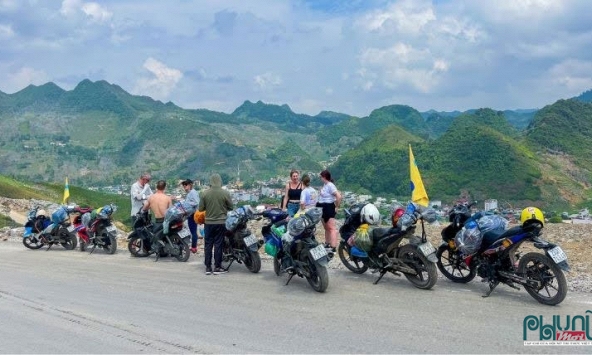 Du lịch Hà Giang tháng 7: Khám phá cung đường mùa xanh bằng motorbike cùng HaGiangGo