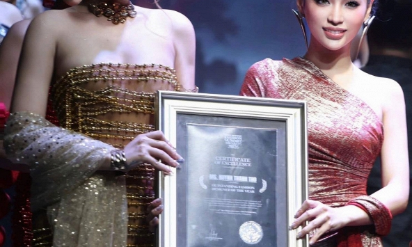 Hoa hậu Bùi Diễm Kha trình diễn MIDNIGHT tại Philippine Fashion Summit 2026