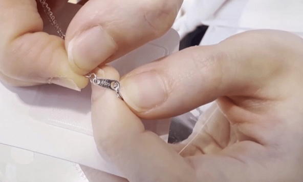 Nhiều mẫu trang sức bị phát hiện chứa chất gây ung thư vượt chuẩn 9.000 lần, bất ngờ vì nơi bán được nhiều người lựa chọn