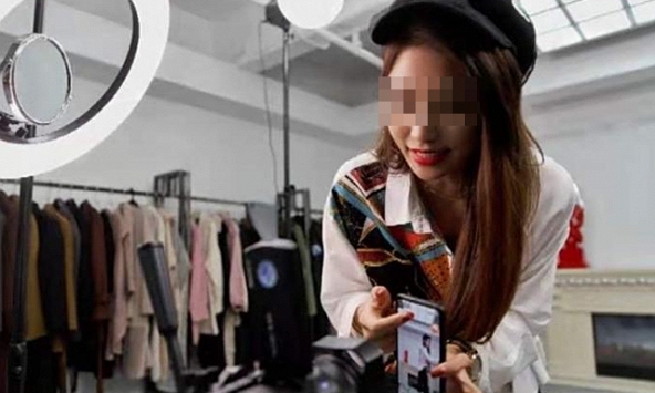 Nữ streamer 25 tuổi mắc ung thư cổ tử cung: 'Giá như tôi làm điều này từ 1 năm trước' 