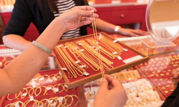 Con trai 16 tuổi khuyên mẹ tích trữ vàng suốt 3 năm, người phụ nữ lãi đậm 1,4 tỷ: 'Thằng bé xem tin tức rồi dự đoán'