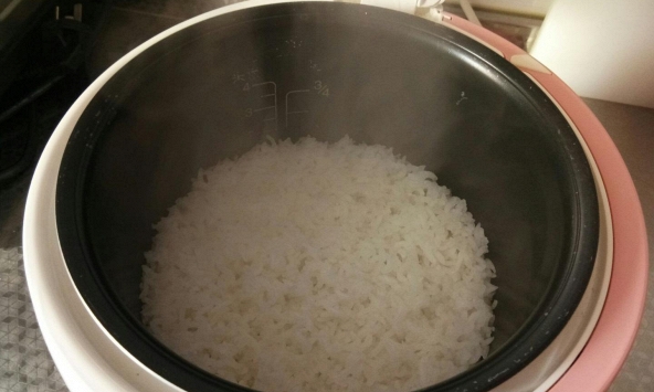 Bác sĩ chuyên khoa Phổi cảnh báo người dùng nồi cơm điện