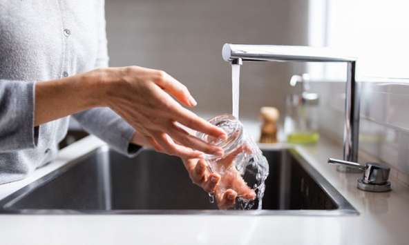 7 thứ KHÔNG BAO GIỜ nên rửa với nước nóng, nhiều người mắc sai lầm rồi nhận 'kết đắng'