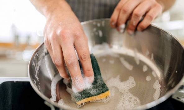 7 thứ bạn KHÔNG BAO GIỜ nên rửa với miếng bọt biển