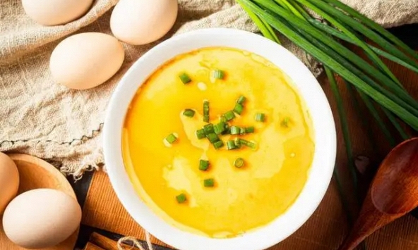 Ăn trứng hấp, cả gia đình nhập viện cấp cứu, bác sĩ cảnh báo: ăn trứng sai cách, nguy cơ còn đáng sợ hơn