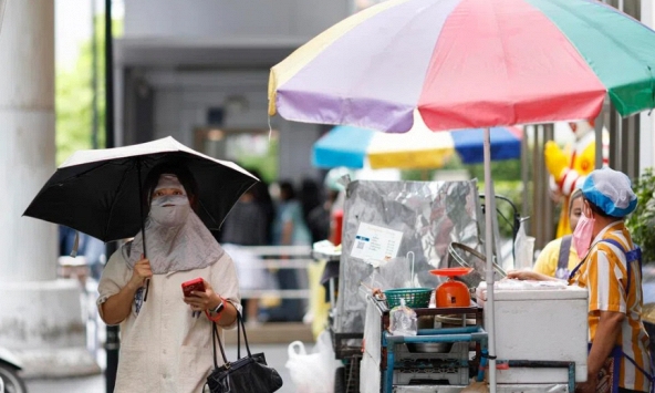Mới đầu tháng 4, nước láng giềng Việt Nam đã cảnh báo nhiệt độ có thể vượt quá 52 độ C