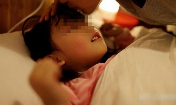 Bé gái 6 tuổi đã phát triển ngực, dậy thì sớm vì loại thực phẩm nhiều cha mẹ tin dùng