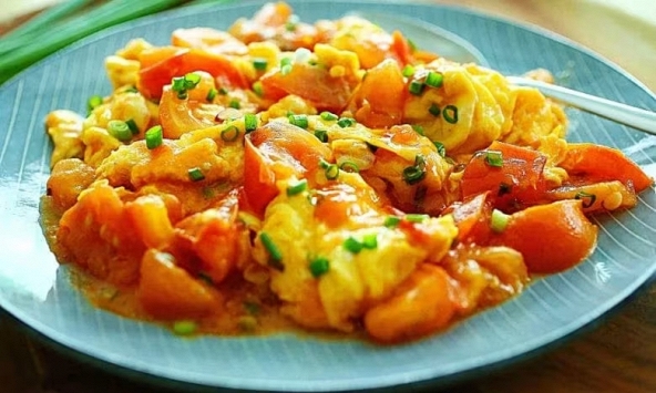 Người đàn ông 42 tuổi ăn cà chua mỗi ngày suốt 1 năm, kết quả khám sức khỏe khiến bác sĩ cũng phải ganh tị