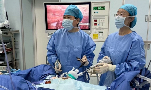 Bụng to như mang bầu, người phụ nữ phát hiện 50 khối u nặng 3kg trong cơ thể, bác sĩ cảnh báo: Đừng chủ quan với 1 triệu chứng