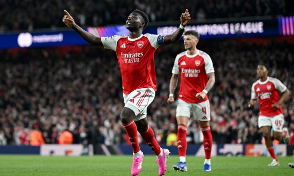 Arsenal vào chung kết Champions League sau 20 năm