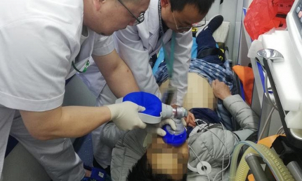 Người đàn ông 49 tuổi đang khỏe mạnh bỗng tử vong vì nhồi máu não, bác sĩ: Ăn xong vội làm 3 việc ngang... tự tử