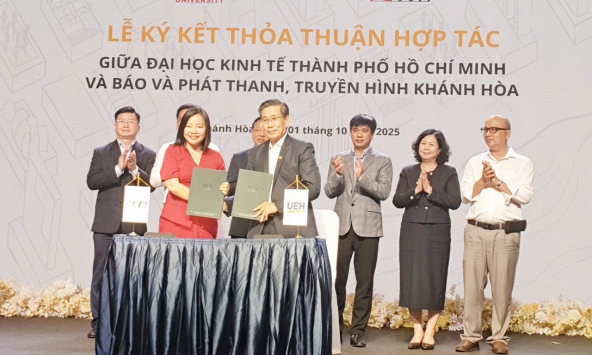 Chuỗi sự kiện phát triển đại dương xanh tại Khánh Hòa, Đại học Kinh tế TPHCM ký kết 6 hợp tác quan trọng.