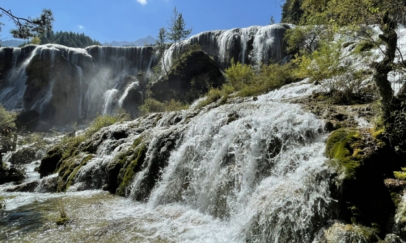'Thiên đường dưới hạ giới ' Cửu Trại Câu ở Trung Quốc đẹp cỡ nào?