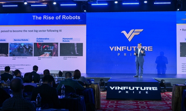 Nhà khoa học VinFuture: Sẽ có khoảng 1 tỷ “giống người mới” chung sống với loài người vào năm 2050