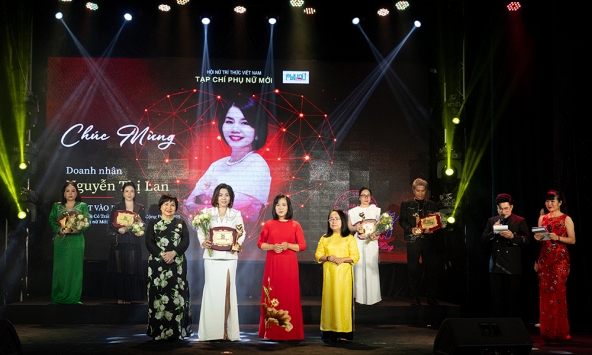 Helen Nguyễn và hành trình mở rộng trái tim để giữ ấm cộng đồng