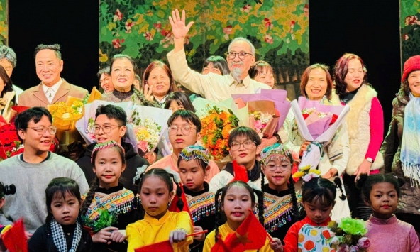 “Lá đơn thứ 72” – 371 đêm diễn thắp sáng sân khấu chính luận xã hội hóa