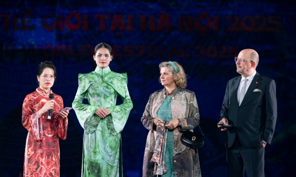 DeSilk – Khi lụa Việt kể câu chuyện về quê hương