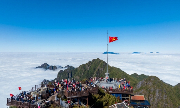 Các điểm đến miền Bắc hút khách đột biến dịp đầu năm Bính Ngọ