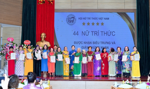 Tôn vinh những phụ nữ cống hiến bằng trí tuệ và khát vọng sáng tạo