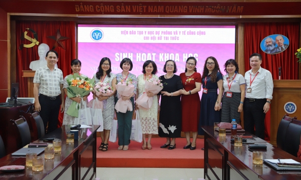 Chi hội Nữ trí thức Viện Đào tạo YHDP-YTCC Trường Đại học Y Hà Nội: Đưa tri thức vào giải quyết những vấn đề của cộng đồng
