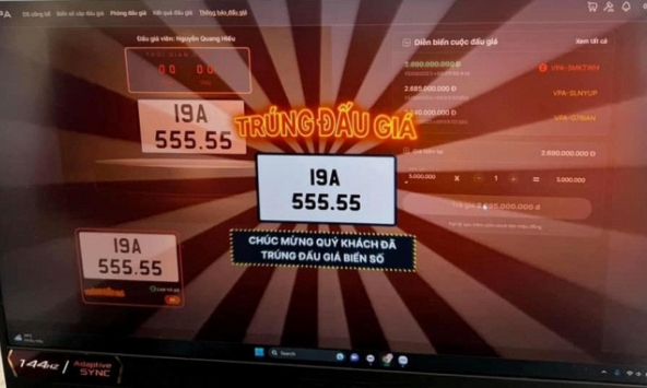 Phiên đấu giá biển số xe lịch sử: 2 biển 55.555 được trả gần 17 tỷ, 'đại gia' nào sở hữu?