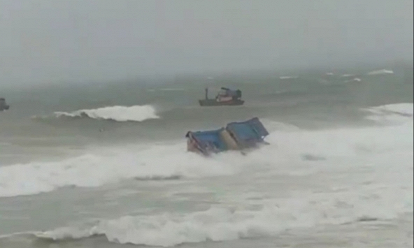 Vụ chìm tàu 15 người mất tích trên biển: Lốc xoáy quá nhanh, chỉ 20 giây tàu đã chìm