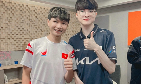 Game thủ Việt sướng nhất hôm nay là đây, check-in cùng ngôi sao số 1 thế giới mà không mất tỷ nào