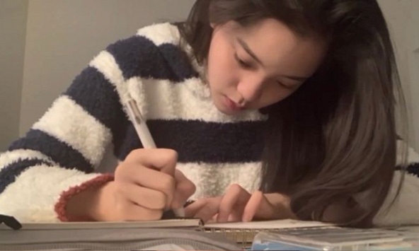 7 thói quen hàng ngày khiến bạn trông già hơn, số 6 nhiều người mắc nhất