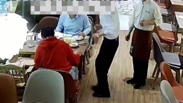 Cặp đôi khiến nhà hàng 'khóc thét' vì loạt hành vi gian dối khi đến ăn tối, dư luận xem xong cũng lắc đầu ngán ngẩm