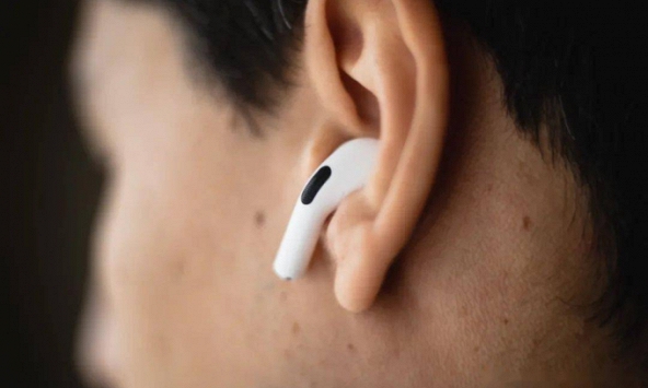 Cô gái 19 tuổi đeo tai nghe khi ngủ, hôm sau gặp cảnh tượng hãi hùng