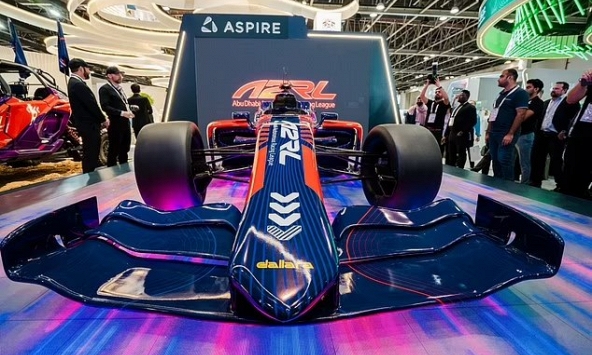 Xe đua tự lái có tốc độ 290 km/h đủ khiến những tay đua F1 nổi tiếng nhất phải thất nghiệp?