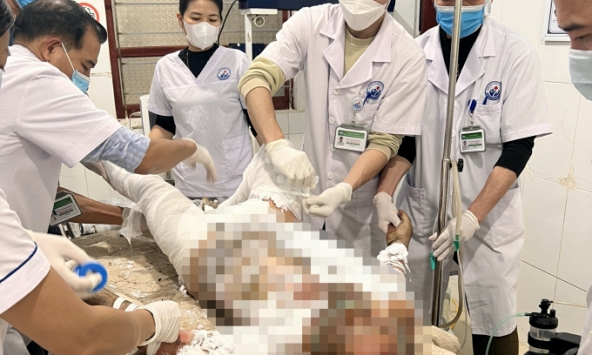 Mâu thuẫn với vợ, người đàn ông lấy xăng tự thiêu