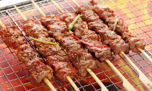 Ăn thường xuyên 5 loại thực phẩm nhiều người cực mê dễ 'kết sỏi' trong người