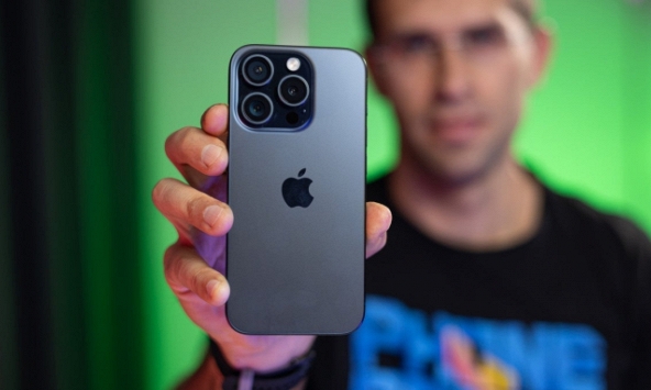 Bức ảnh chỉ ra iPhone 15 cần dùng sạc chính hãng của Apple, xài sạc giá rẻ có thể nhận cái kết đắng