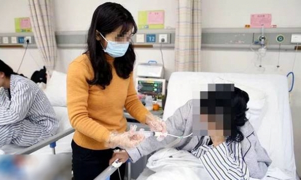 Dạ dày và đại tràng chèn ép phổi, cô gái bàng hoàng khi biết nguyên nhân là thứ nhiều người uống mỗi ngày