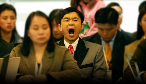 Áp lực mùa liên hoan cuối năm đã đến: Tập hát, diễn văn nghệ khiến dân văn phòng 'ngán ngẩm' 