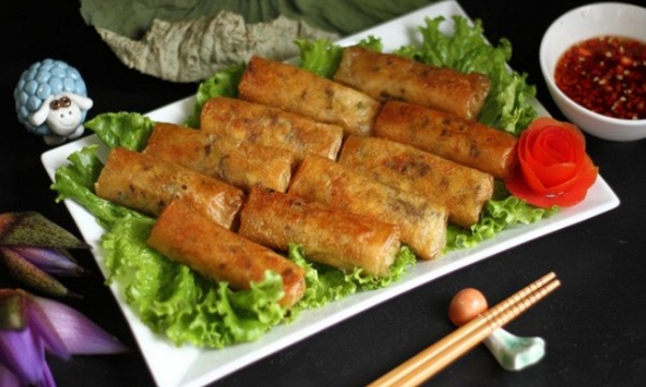 Gói sẵn nem cất tủ đá cho ngày Tết, có nguy hại sức khỏe?