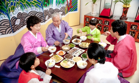 Món ăn biểu tượng trong ngày Tết tại Hàn Quốc: Được giới quý tộc thời xưa ưa chuộng, chỉ dùng 1 nguyên liệu nhưng mang ý nghĩa đặc biệt