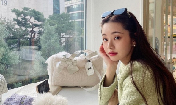 Tiết kiệm mấy cũng chẳng có cửa mua nhà, thà để tiền chơi sang mặc hiệu: Đằng sau thế hệ đâm đầu tiêu hoang phí vì nỗi lo tương lai