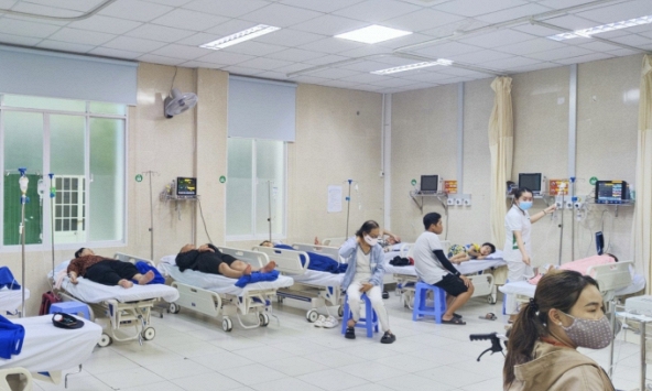 60 người nhập viện nghi ngộ độc thực phẩm sau khi ăn ở quán cơm gà Trâm Anh