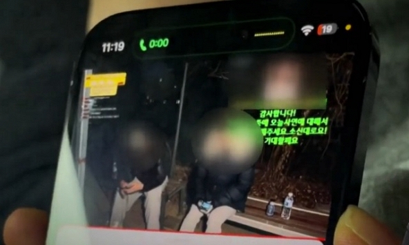 Chàng trai livestream nằng nặc đòi quà bạn gái cũ sau khi chia tay, hứa hẹn sẽ 'áp mã giảm 50%' nếu sớm trả lại tiền