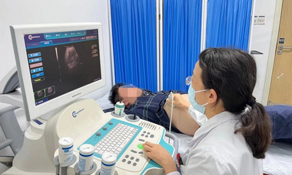 Nam sinh cấp 3 đau bụng, đi ngoài phân trắng, cả nhà hốt hoảng tưởng ung thư ai ngờ gan “chịu trận” vì kiểu bồi bổ này