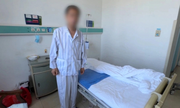 Người đàn ông đau chân, đi khập khiễng suốt 10 năm vì thứ ai cũng dùng sau bữa ăn