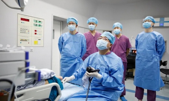 Ăn quả này không nhả hạt, chàng trai bị viêm ruột thừa, bác sĩ nhắc nhiều người cũng ăn vậy